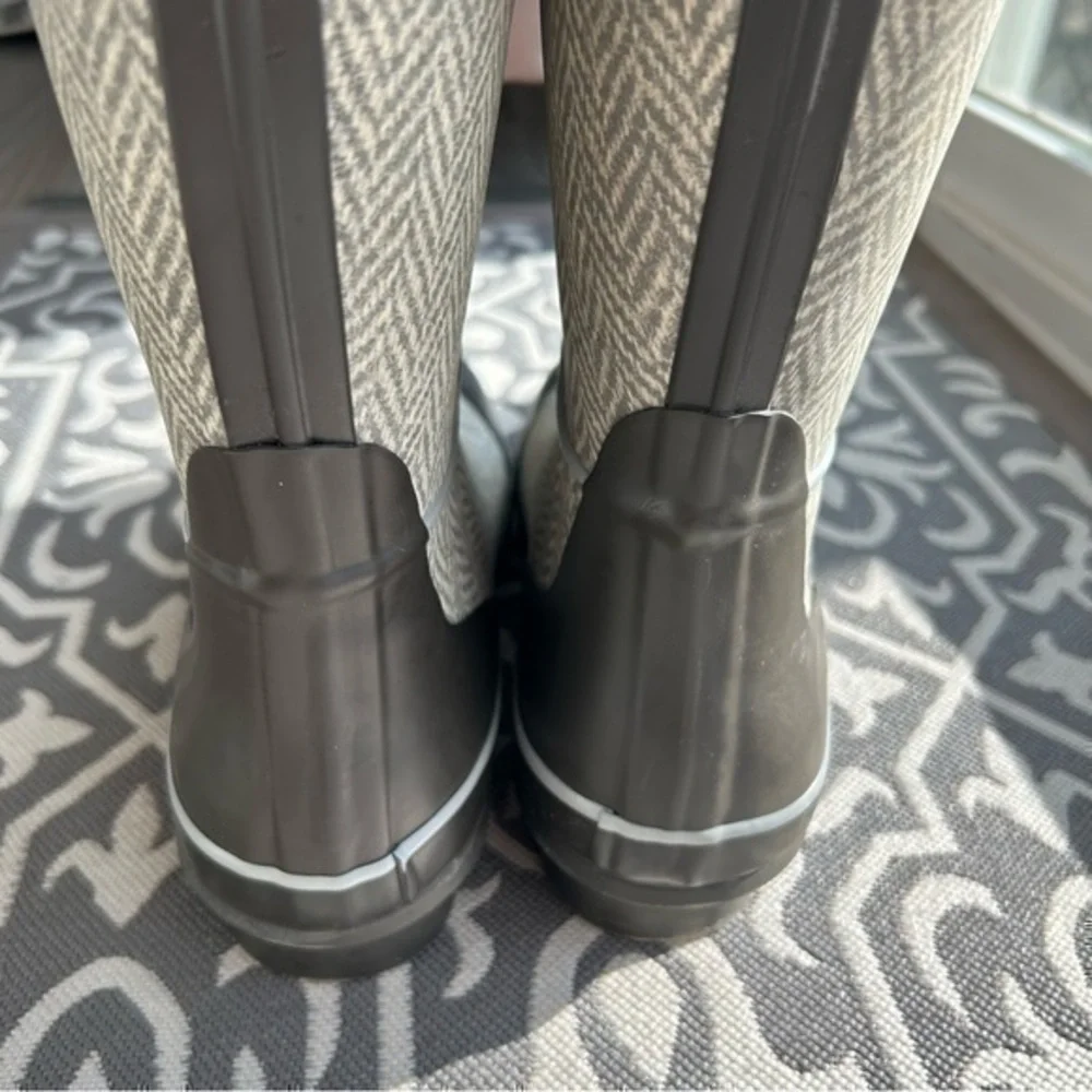 ✨ arctic shield brown herringbone for winter rain ☔️ rubber wellies boots 👢 6